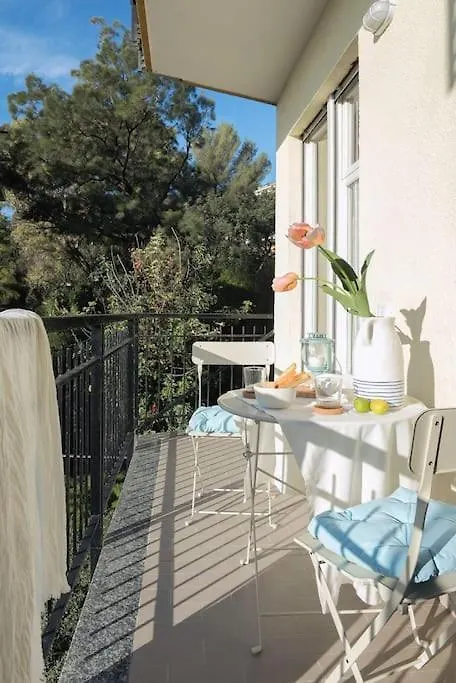 Vayadu Etoile House Apartment Ospedaletti